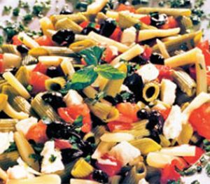 Elif Korkmazel Zeytinli Makarna Salatası